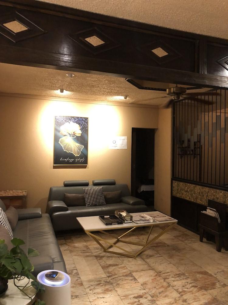 Holiday Saipan Hotel Exterior photo