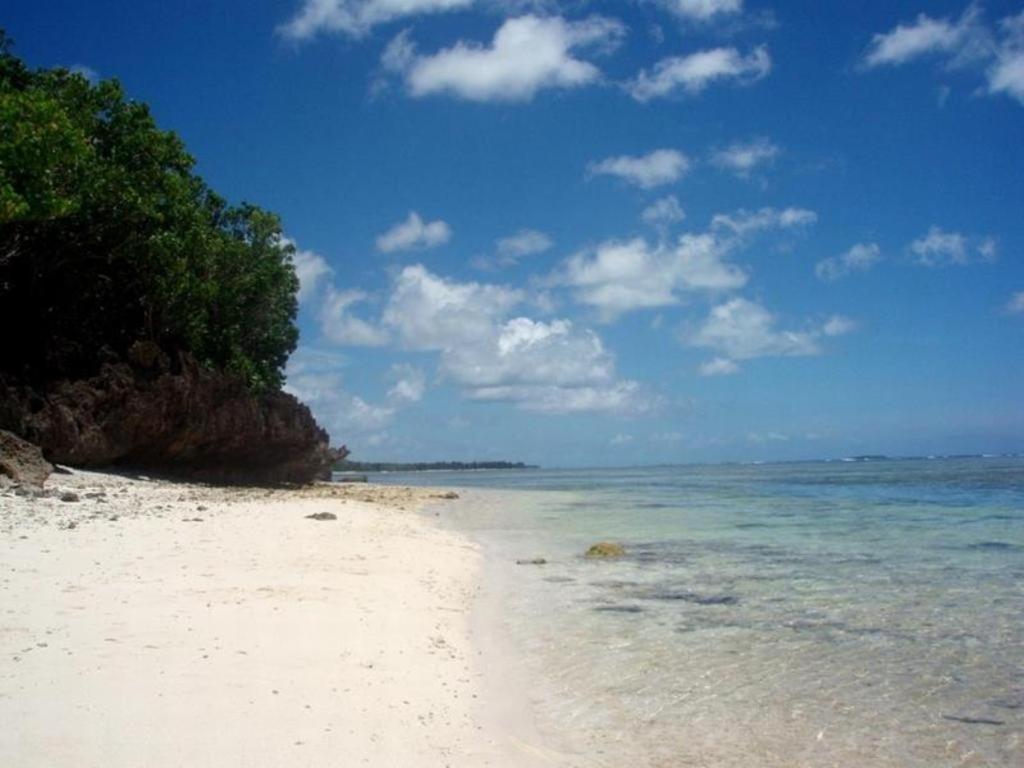 Holiday Saipan Hotel Exterior photo